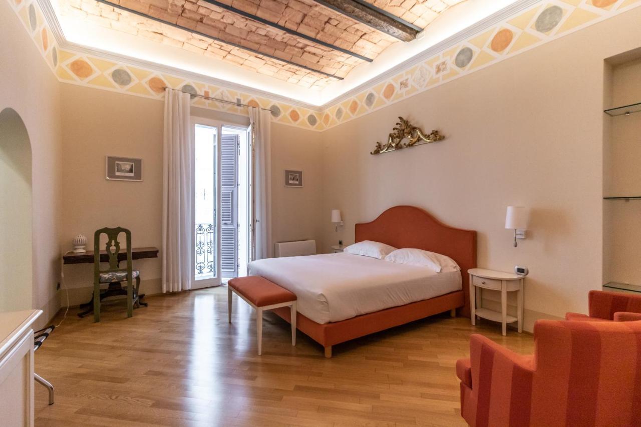 Casa Isolani Luxury Rooms Piazza Maggiore Болонья Экстерьер фото