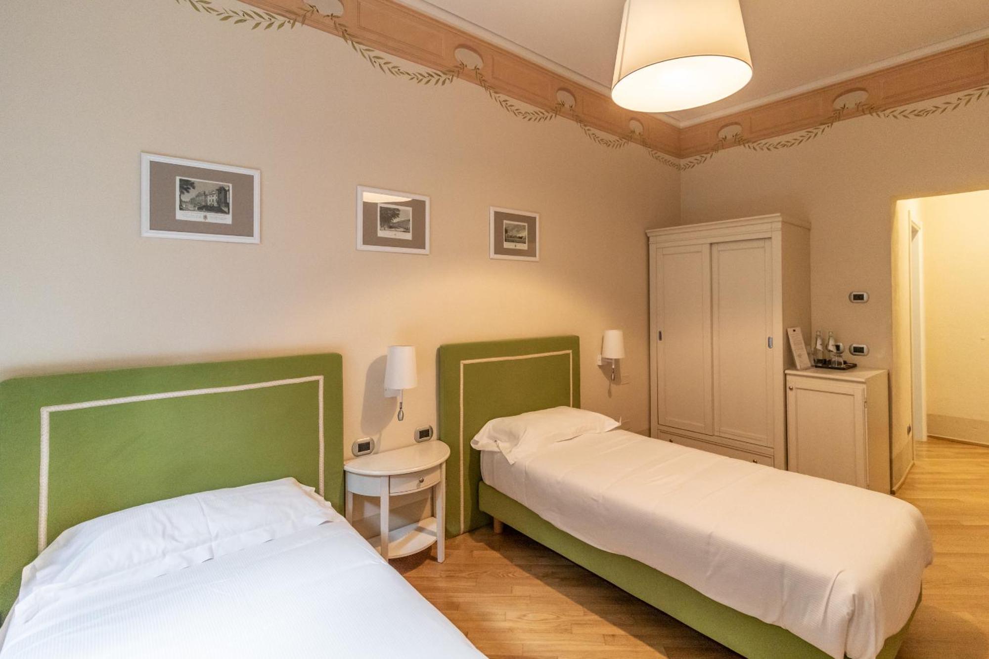 Casa Isolani Luxury Rooms Piazza Maggiore Болонья Экстерьер фото