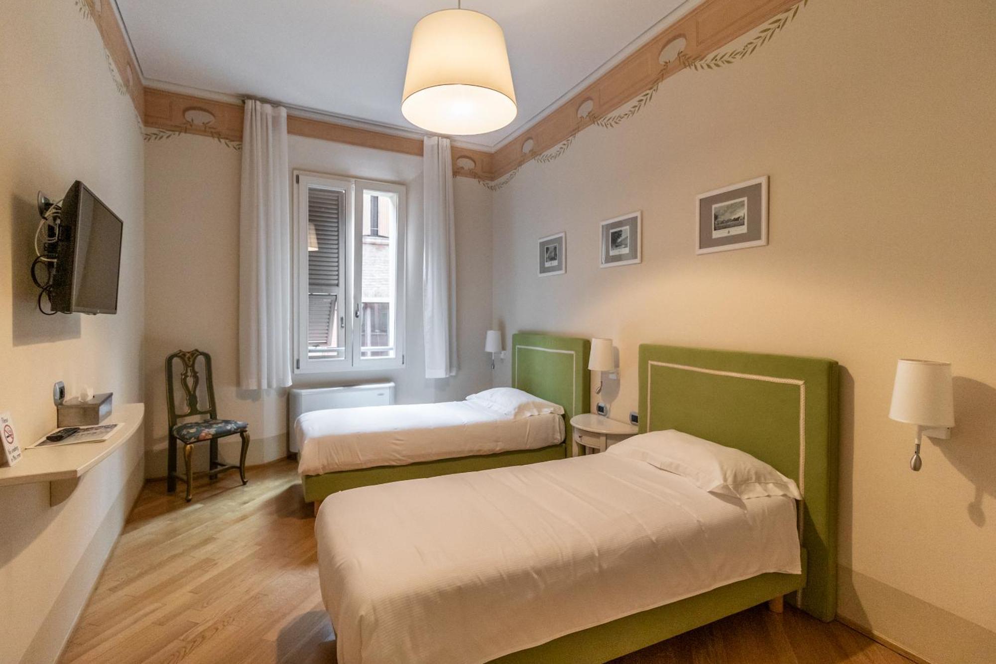 Casa Isolani Luxury Rooms Piazza Maggiore Болонья Экстерьер фото
