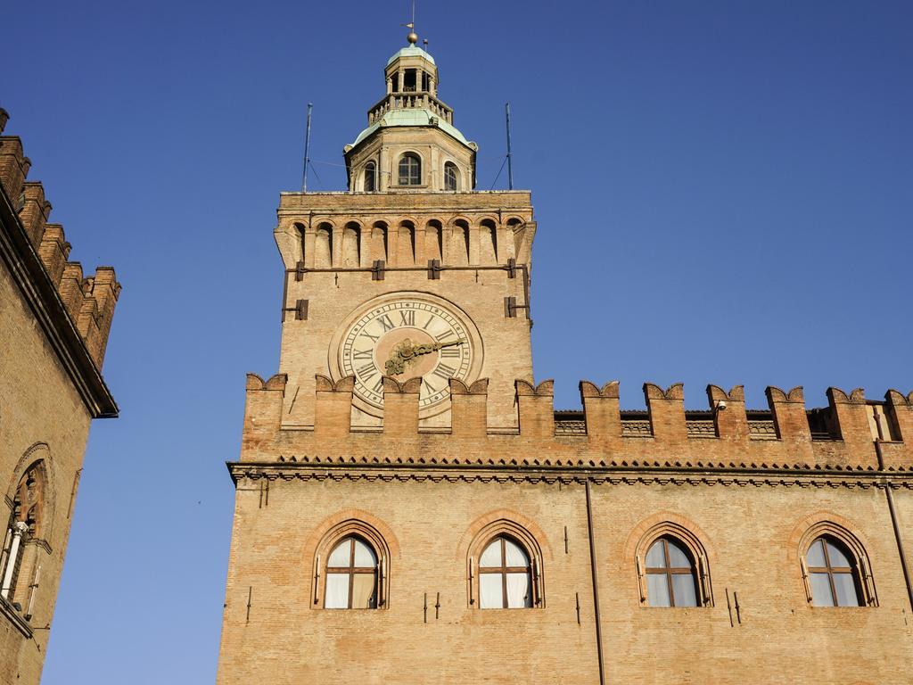 Casa Isolani Luxury Rooms Piazza Maggiore Болонья Экстерьер фото