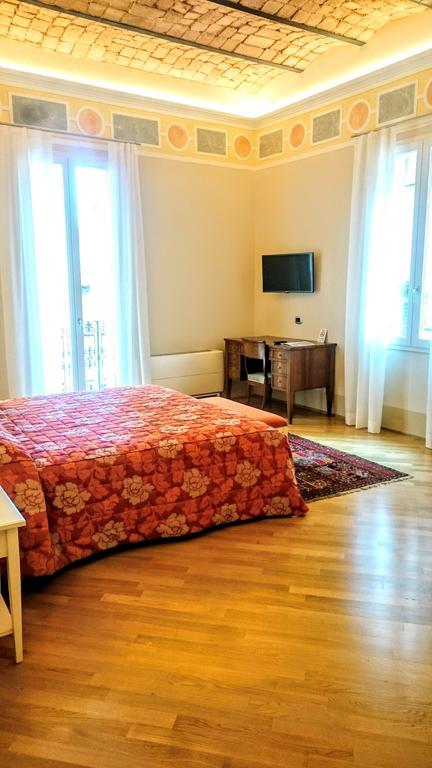 Casa Isolani Luxury Rooms Piazza Maggiore Болонья Экстерьер фото
