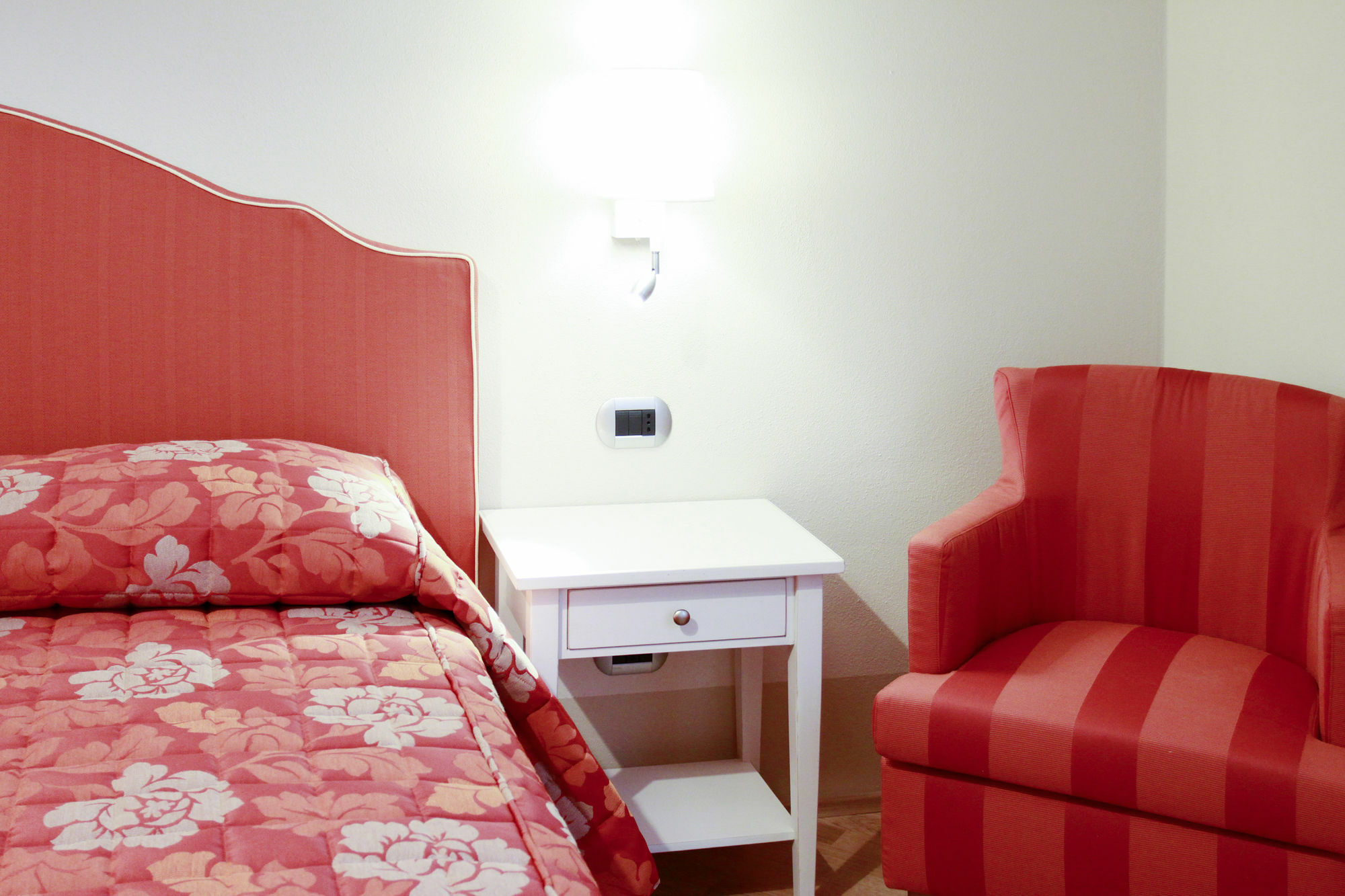 Casa Isolani Luxury Rooms Piazza Maggiore Болонья Экстерьер фото