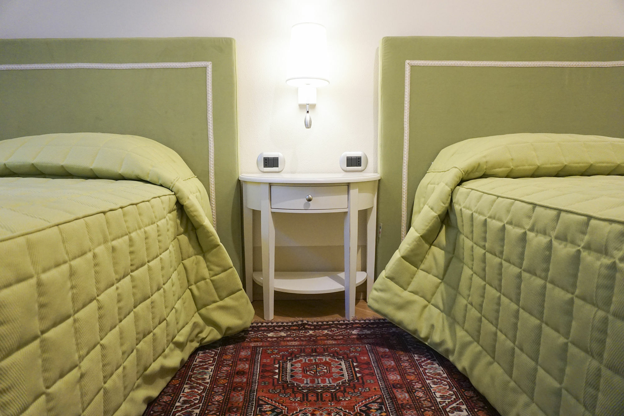 Casa Isolani Luxury Rooms Piazza Maggiore Болонья Экстерьер фото